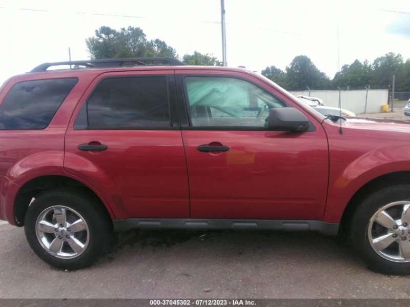 Thumbnail of 2012 Ford Escape Xlt with VIN 1FMCU0DG4CKC13546