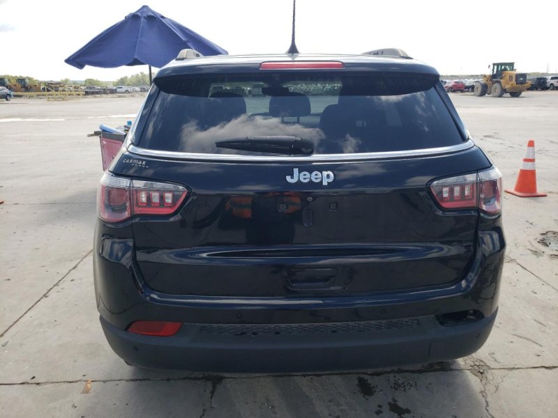 Thumbnail of 2018 Jeep Compass Latitude with VIN 3C4NJCBB9JT226433